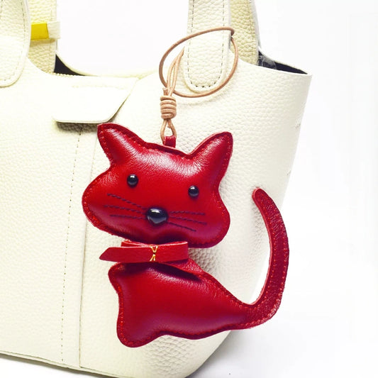 Nordic Gentle Cat Leather Bag Charm – Handmade Full-Grain Leather Keychain | Cute Animal Bookmark & Bag Pendant | Soft-Tone INS Gift for Cat Lovers