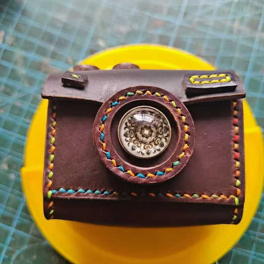 Vintage Camera Leather Bag Charm – Handmade Full-Grain Leather Mini Case | Retro Keychain & Lipstick Holder | Artistic Gift for Collectors