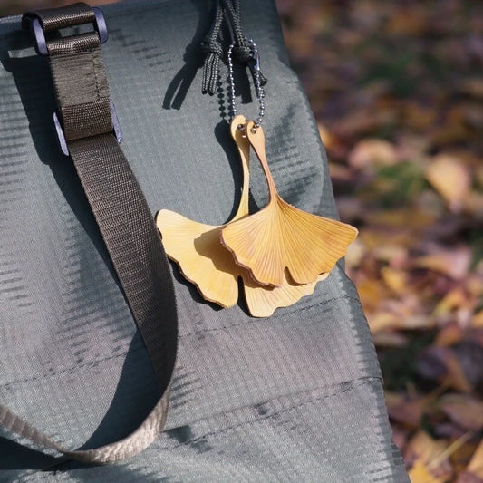Ginkgo Leaf Leather Bag Charm – Hand-Carved Natural Style Pendant | Artisanal Backpack & Handbag Accessory | Elegant Gift for Her