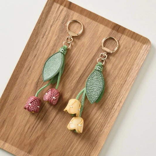 Handcrafted Leather Tulip Bag Charm – Waxed Cowhide Floral Keychain Pendant | Hand-Stitched Flower Accessory for Handbags | Elegant Botanical Gift for Her