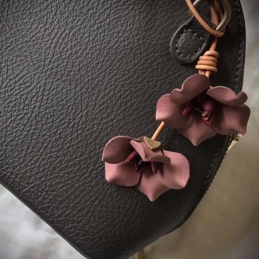 Lilac Blossom Leather Bag Charm – Handcrafted Full-Grain Lambskin Floral Pendant | Artistic Keychain Accessory | Elegant Gift for Her