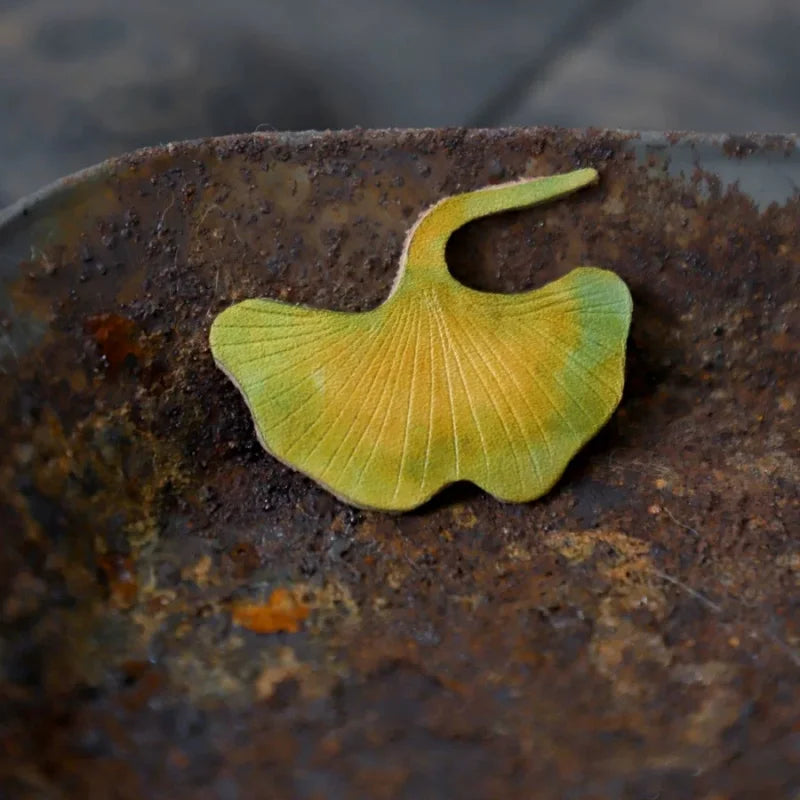 Maple & Ginkgo Leather Brooch – Handmade Japanese-Style Autumn Leaf Pin | Artistic Cowhide Lapel Badge | Unique Seasonal Gift for Nature Lovers