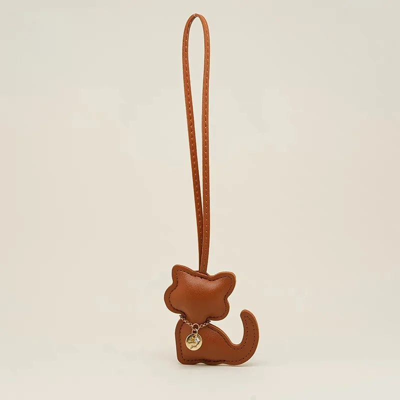 Chic Leather Cat Bag Charm – Handmade Sitting Kitty Pendant with Gold Necklace | Minimalist Style | Genuine Leather | Custom Color Options for Elegant Handbags