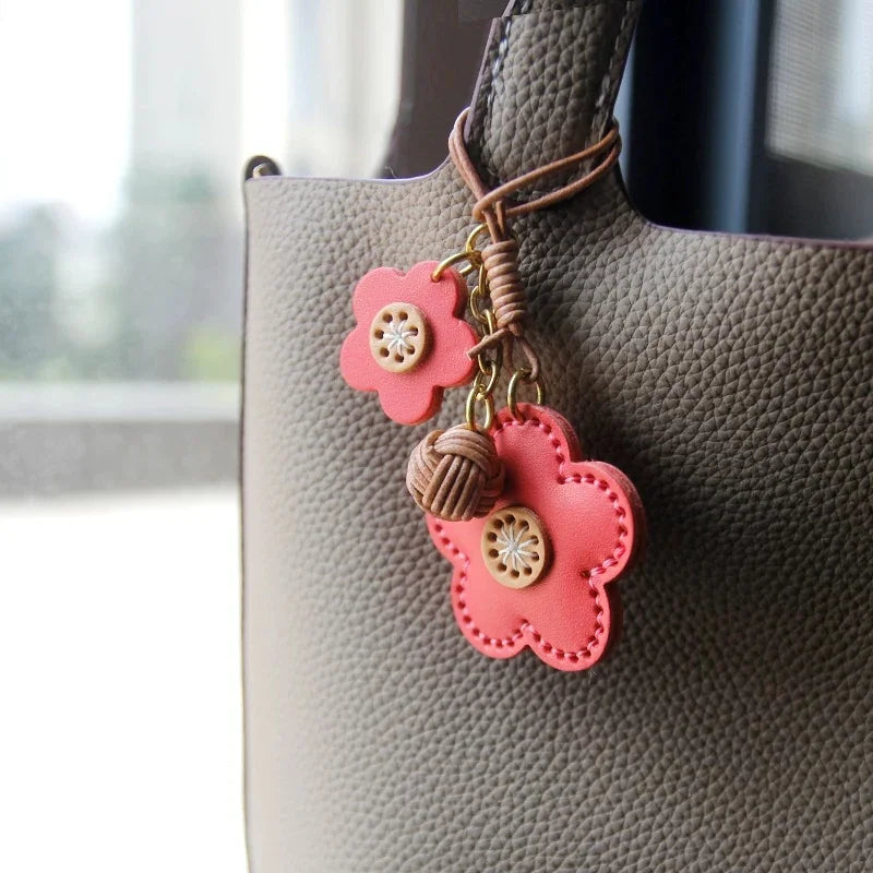 Bloom & Fruit Leather Flower Bag Charm – Handmade Two-Tone Pendant in Premium Cowhide | Artisanal Floral Keychain | Elegant Accessory for Handbags or Backpacks