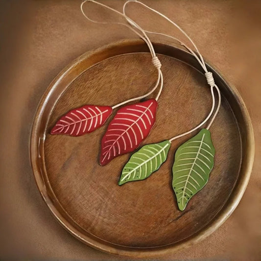 Two-Tone Leather Leaf Bag Charm – Handmade Full-Grain Cowhide Pendant | Dual-Color Nature-Inspired Keychain | Elegant Gift Accessory for Women