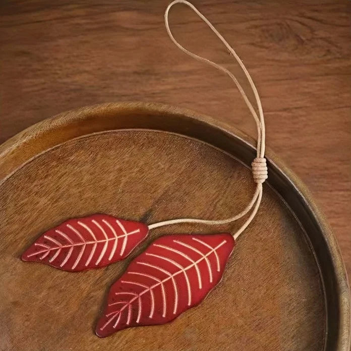 Two-Tone Leather Leaf Bag Charm – Handmade Full-Grain Cowhide Pendant | Dual-Color Nature-Inspired Keychain | Elegant Gift Accessory for Women