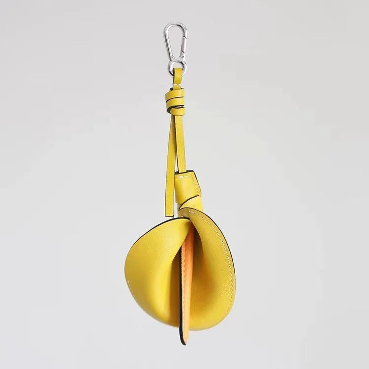 Calla Lily Leather Bag Charm – Handmade Genuine Leather Floral Keychain | Elegant Purse Accessory | Unique Gift for Women