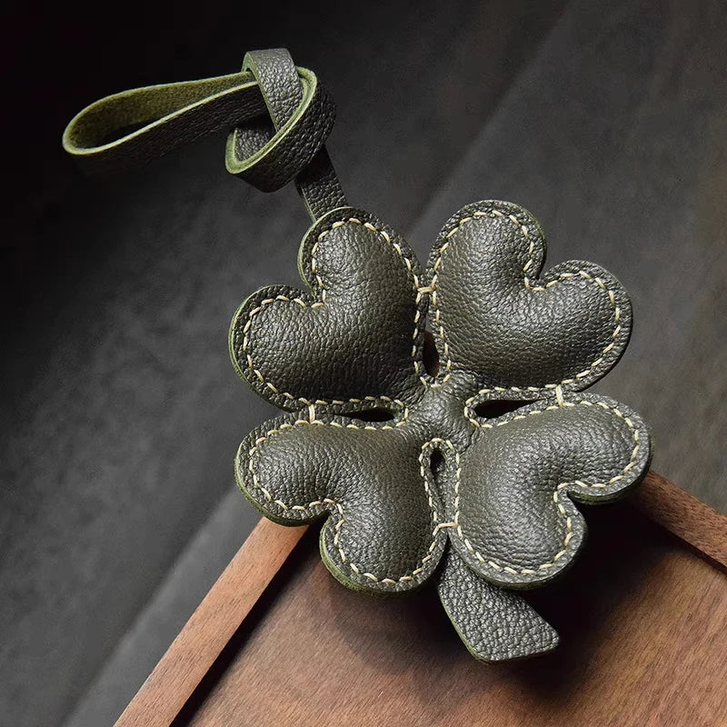 Lucky Clover Leather Bag Charm – Handcrafted Four-Leaf Pendant | Minimalist Charm for Handbags & Backpacks | Unisex Good Luck Gift in Black or Green