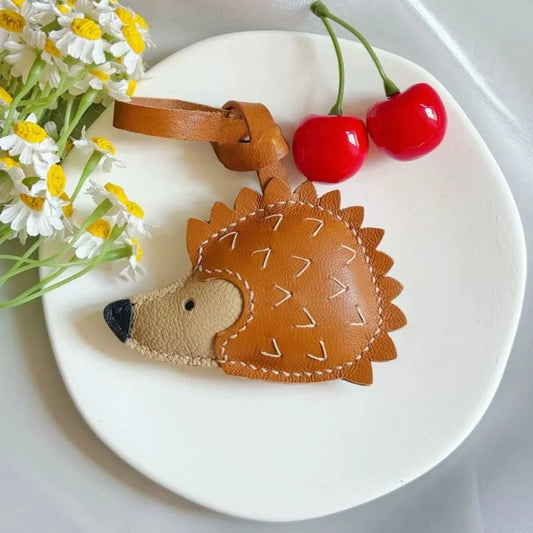 Charming Hedgehog Leather Bag Charm – Handmade Sheepskin Keychain Pendant | Cute Animal-Inspired Accessory | Elegant Gift for Women
