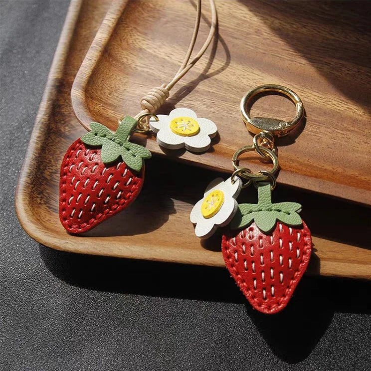 Cute Strawberry Leather Bag Charm – Handcrafted Fruit - Inspired Pendant with Daisy Detail | Playful Keychain Accessory | Lovely Gift for Women - Tomlynam