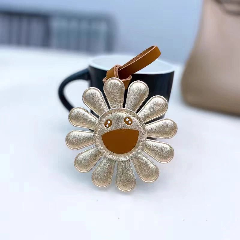 Handmade Colorful Sunburst Leather Bag Charm – Artisan Crafted Floral Accessory for Bags and Keys, Vibrant and Playful Design, Premium Goatskin, Perfect Gift for Her - Tomlynam