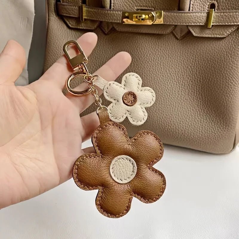 Exquisite Dual - Flower Horseshoe Buckle Sunflower Leather Charm - Multicolor Combination for Bags, Backpacks, and Keys, Perfect as a High - End Gift - Tomlynam