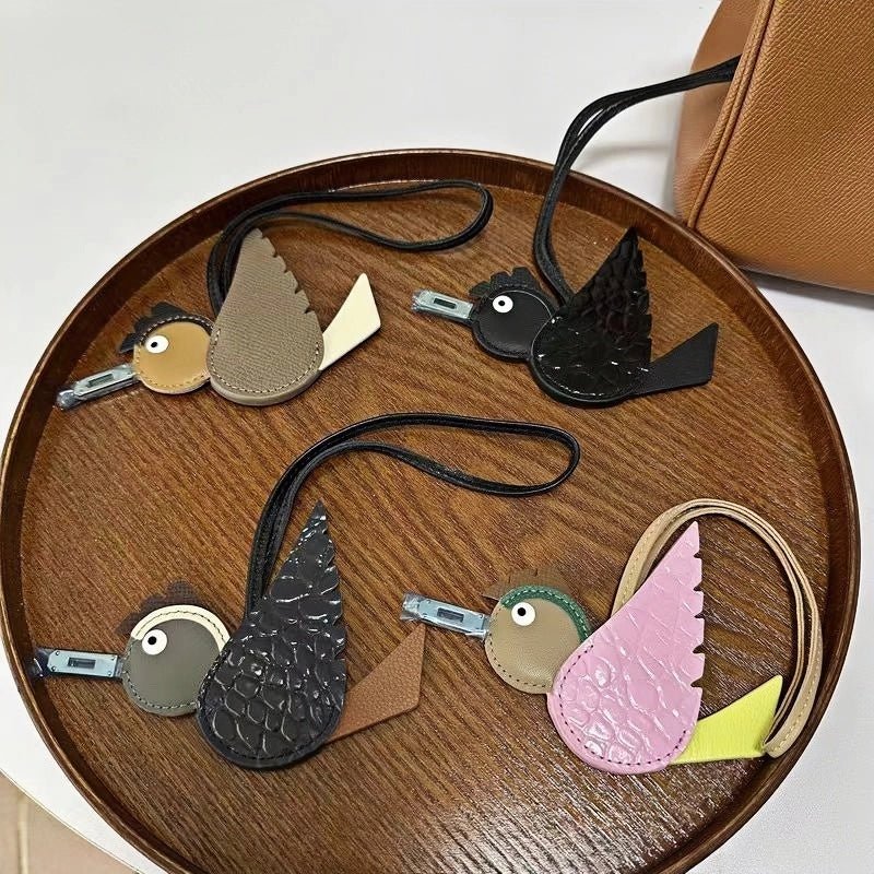 Flying Lovebird Charm – Handcrafted Genuine Leather Bag Accessory | Symbol of Freedom and Affection - Tomlynam