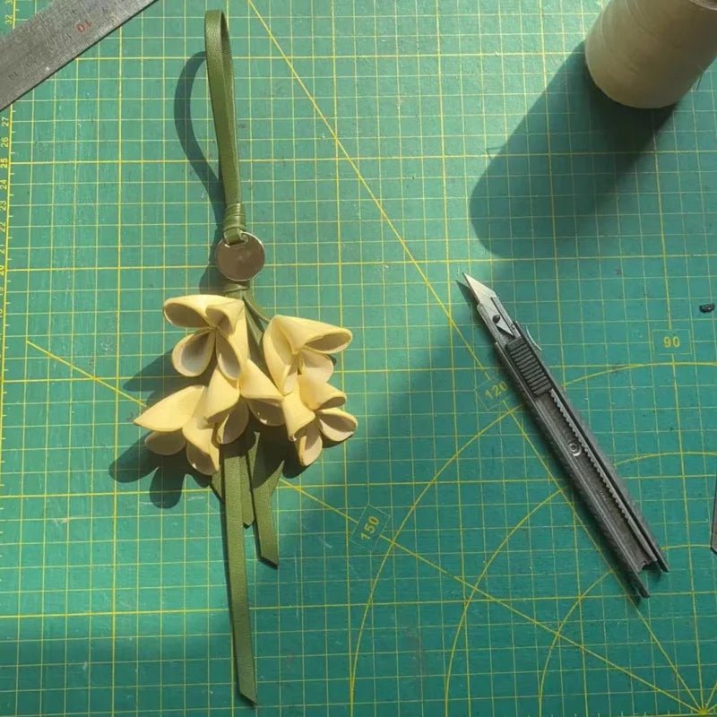 Golden Osmanthus Leather Flower Charm – Handmade Full - Grain Cowhide Floral Pendant | Realistic 3D Bloom Keychain for Elegant Bag Decoration - Tomlynam