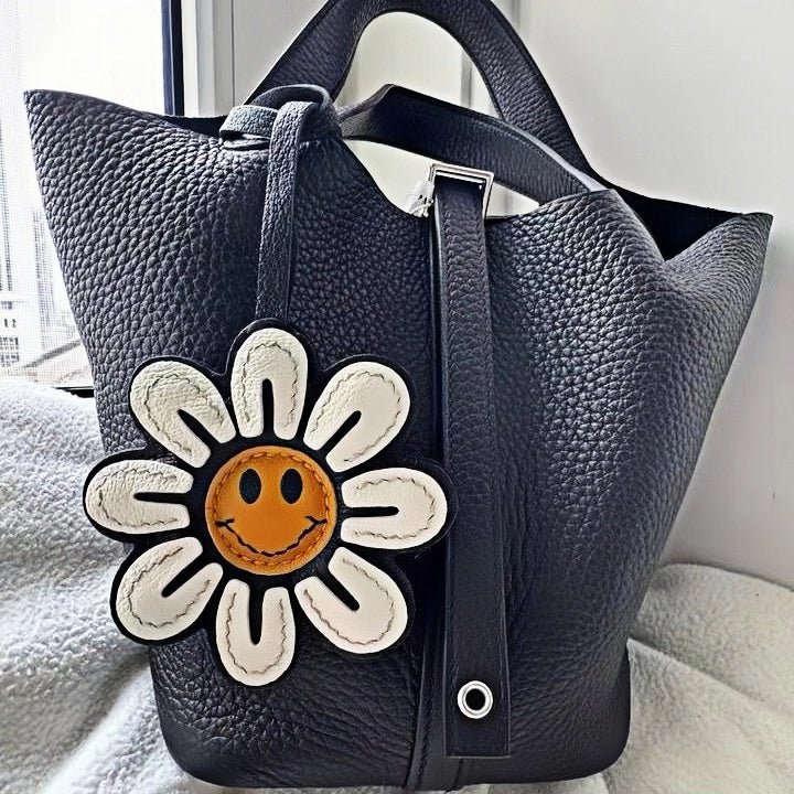 Handcrafted Sunflower Leather Bag Charm – Full - Grain Lambskin Keychain, Minimalist and Fashionable Gift for Women - Tomlynam