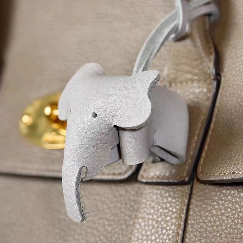 Leather Elephant Charm – Handcrafted Full - Grain Cowhide Accessory for Bags & Keys, Minimalist & Sophisticated Gift - Tomlynam