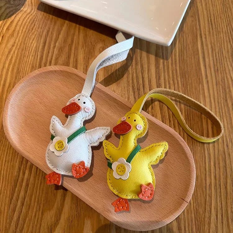 Lucky Duck Leather Bag Charm – Handcrafted Genuine Leather Pendant | Cute Car Accessory | Cheer - Up Gift for Friends - Tomlynam