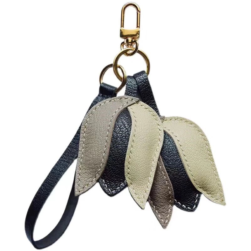 Morandi Tulip – Original Handcrafted Leather Bag Charm, Minimalist Design, French Goatskin Keychain, Elegant Gift for Her - Tomlynam