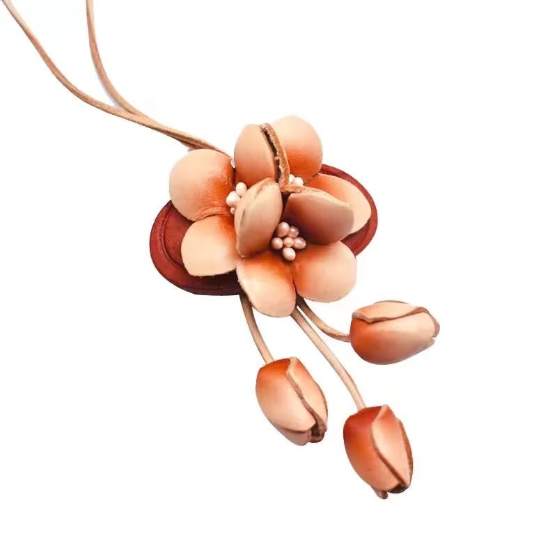Nordic Floral Garden Leather Charm – Full - Grain Cowhide Handmade Accessory for Bags and Gifts, Blooming Style Elegance - Tomlynam