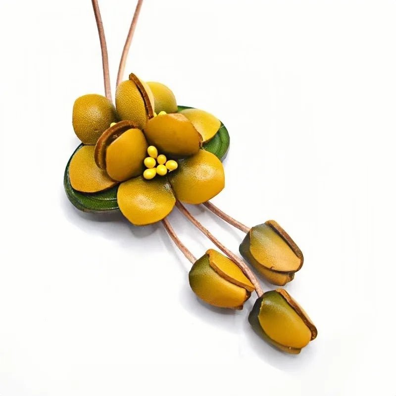 Nordic Floral Garden Leather Charm – Full - Grain Cowhide Handmade Accessory for Bags and Gifts, Blooming Style Elegance - Tomlynam