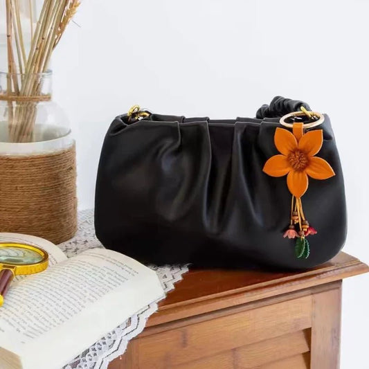 Nordic - Inspired Genuine Leather Floral Bag Charm – Retro Handmade Flower Keychain Pendant for Women | Creative Gift Accessory - Tomlynam