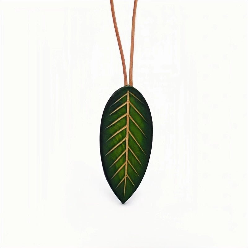 Nordic Minimalist Leaf Charm – Genuine Full - Grain Cowhide, Handcrafted Bag Accessory, Bookmark, Elegant Art Gift - Tomlynam