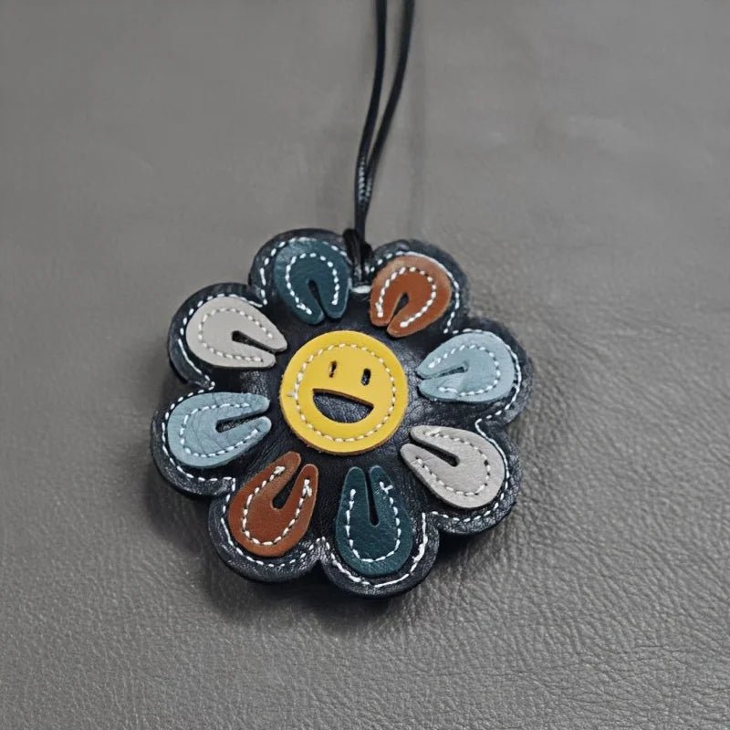 Sunflower Leather Bag Charm – Minimalist Chic Cowhide Pendant for Bags & Accessories - Tomlynam
