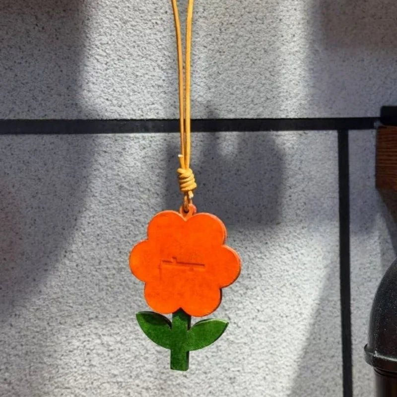 Sunshine Bloom Leather Flower Bag Charm – Artistic Handcrafted Sunflower Pendant | Unique Small - Batch Design | Chic Gift & Car Accessory - Tomlynam
