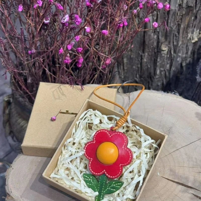 Sunshine Bloom Leather Flower Bag Charm – Artistic Handcrafted Sunflower Pendant | Unique Small - Batch Design | Chic Gift & Car Accessory - Tomlynam